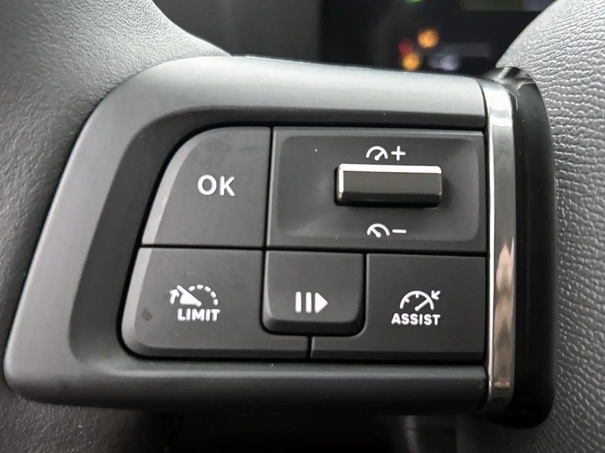 1.2 Hybrid 145pk Collection Automaat | Navigatie | Climate Control | Cruise Control | 18"LMV | Full-LED | Stoelverwarming | Apple Carplay/Android Auto | Voorruitverwarming |