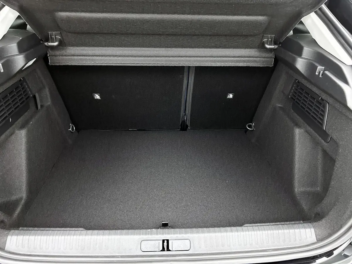 1.2 Hybrid 145pk Collection Automaat | Navigatie | Climate Control | Cruise Control | 18"LMV | Full-LED | Stoelverwarming | Apple Carplay/Android Auto | Voorruitverwarming |