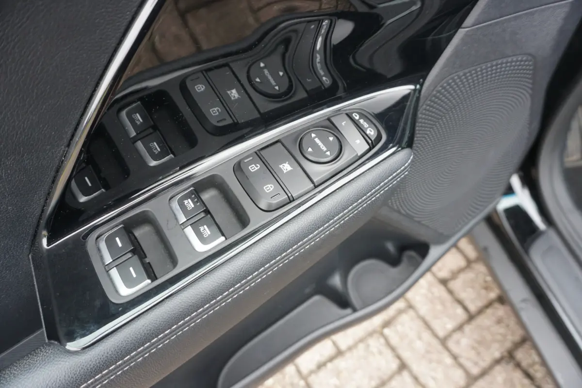 1.6 GDi Hybrid DynamicLine | CAMERA | NAVI | ACC | LEDER/STOF |