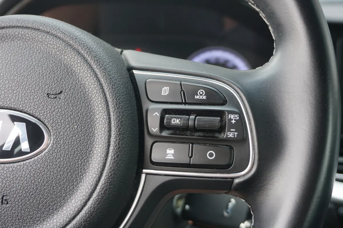 1.6 GDi Hybrid DynamicLine | CAMERA | NAVI | ACC | LEDER/STOF |