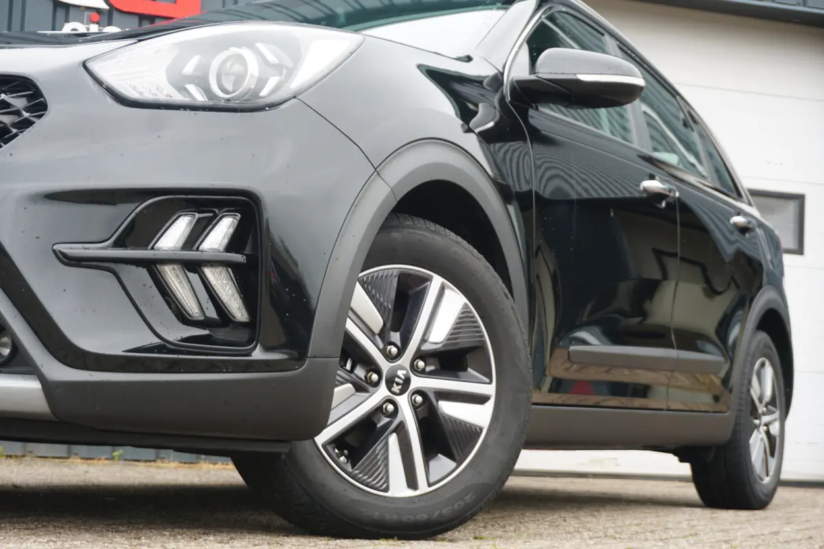 1.6 GDi Hybrid DynamicLine | CAMERA | NAVI | ACC | LEDER/STOF |