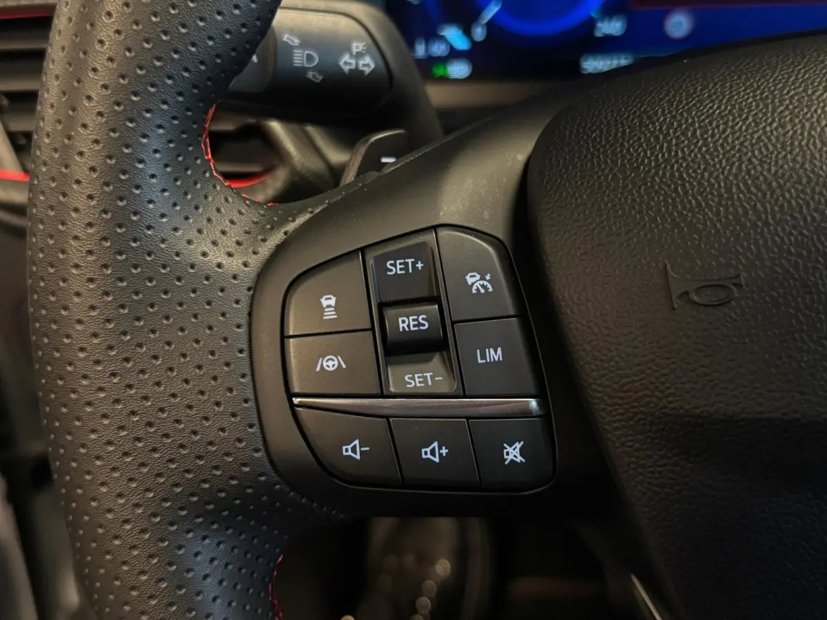 1.0 EcoBoost ST-Line / Pano / B&O / Keyless / Camera / Trekhaak / Carplay
