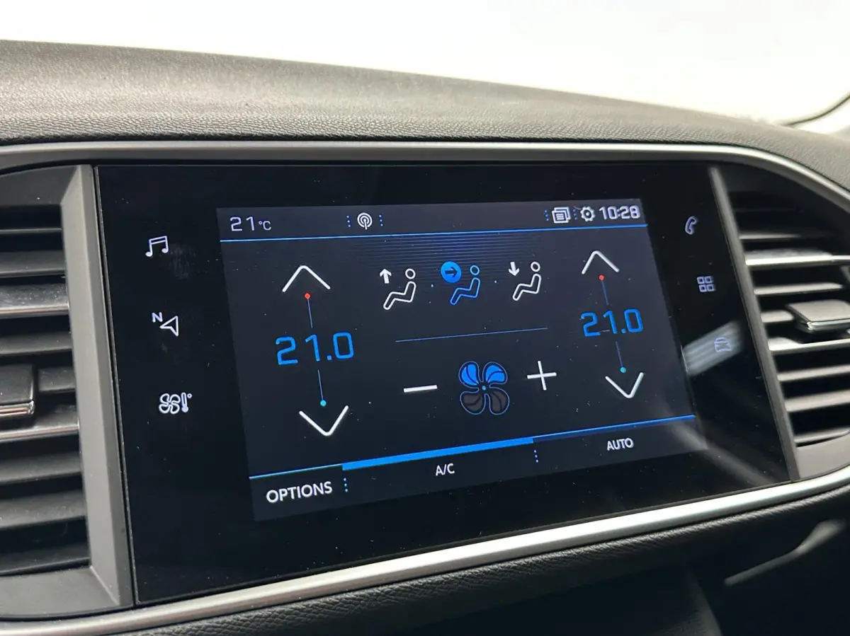 1.2 PureTech Blue Lease Active CARPLAY LM NAVI CRUISE ECC.