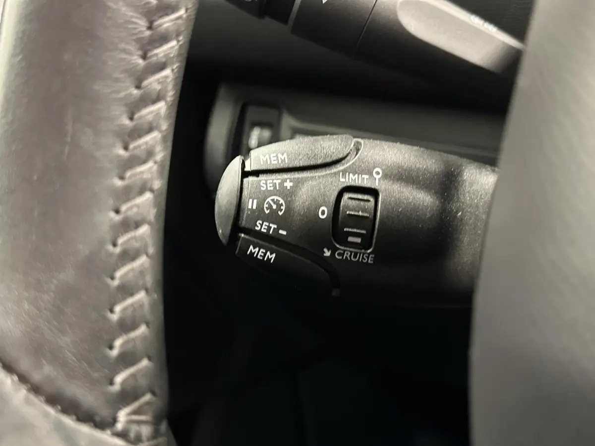 1.2 PureTech Blue Lease Active CARPLAY LM NAVI CRUISE ECC.