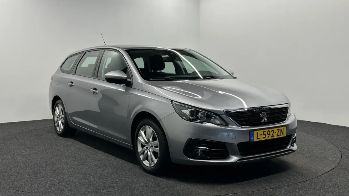 1.2 PureTech Blue Lease Active CARPLAY LM NAVI CRUISE ECC.