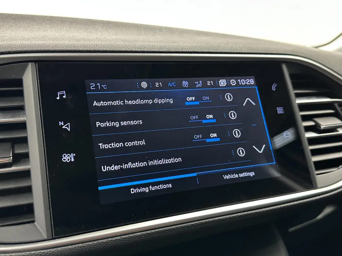 1.2 PureTech Blue Lease Active CARPLAY LM NAVI CRUISE ECC.