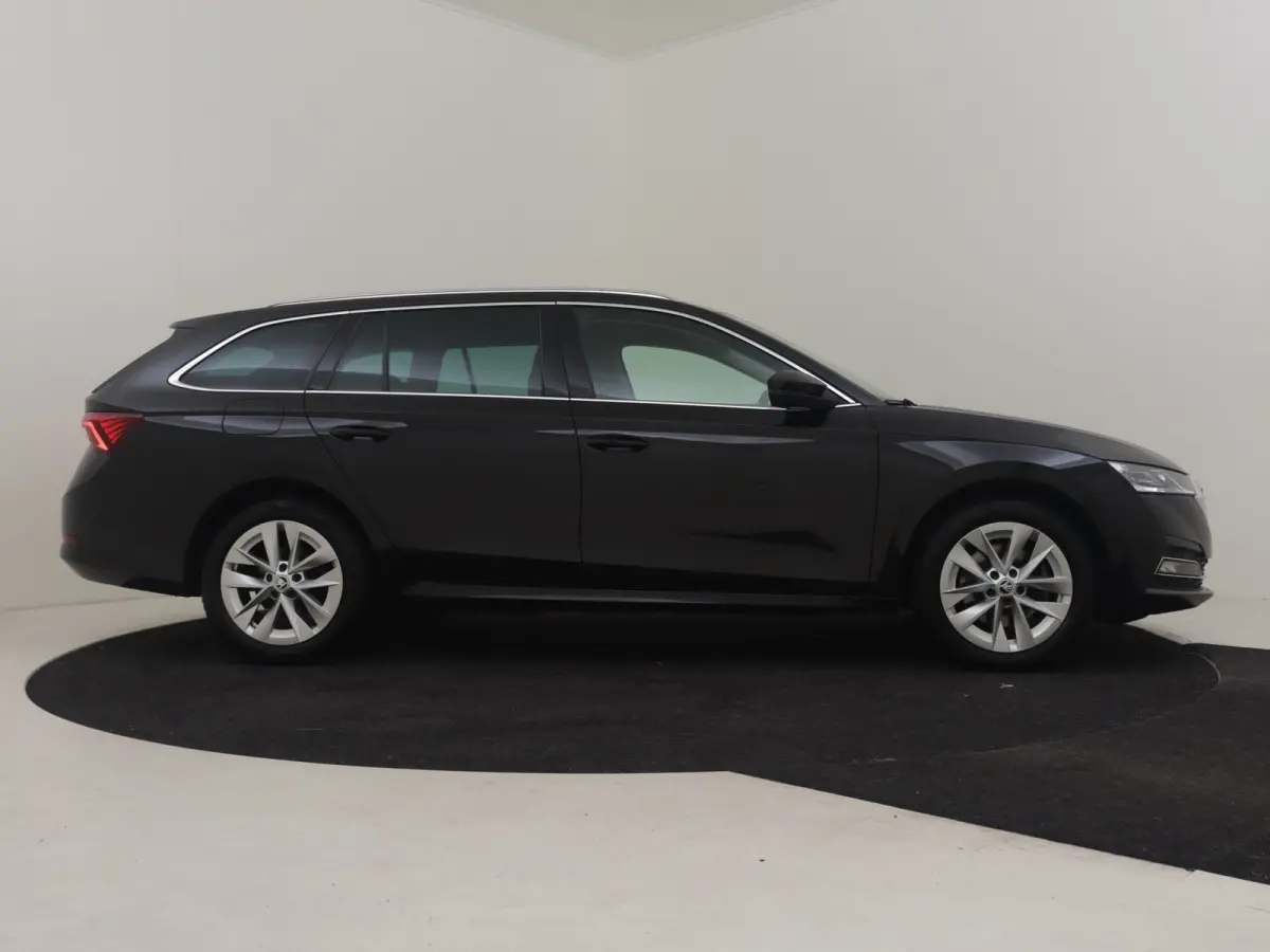 1.4 TSI iV PHEV Business Edition 204PK DSG/AUTO | Achteruitrijcamera | Parkeer assistent | App connect | Elektr verstelbare stoelen  | stoel/stuurverw | Keyless entry/start | Dodehoek detect