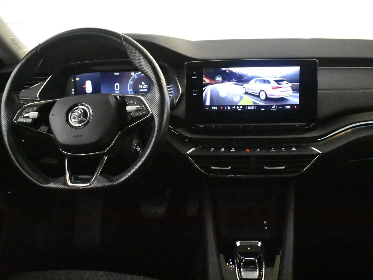 1.4 TSI iV PHEV Business Edition 204PK DSG/AUTO | Achteruitrijcamera | Parkeer assistent | App connect | Elektr verstelbare stoelen  | stoel/stuurverw | Keyless entry/start | Dodehoek detect