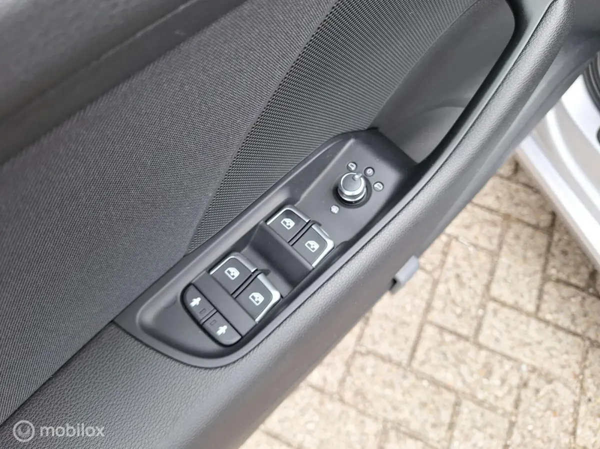 30 TFSI SPORT LEASE EDITION