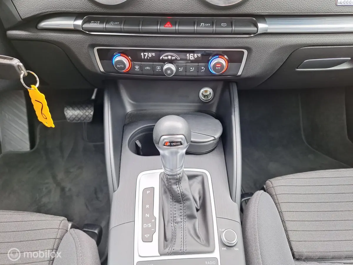 30 TFSI SPORT LEASE EDITION