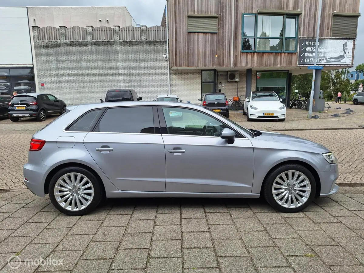 30 TFSI SPORT LEASE EDITION