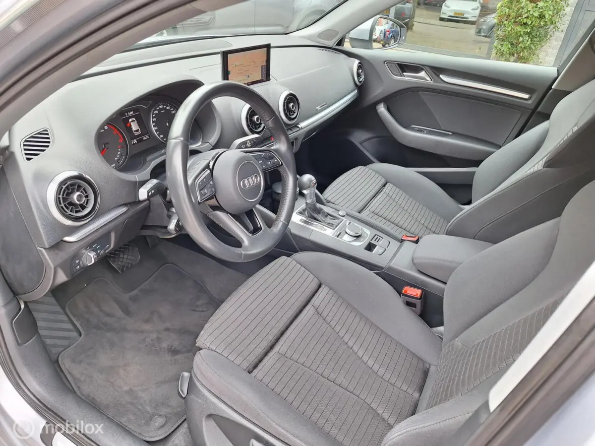 30 TFSI SPORT LEASE EDITION