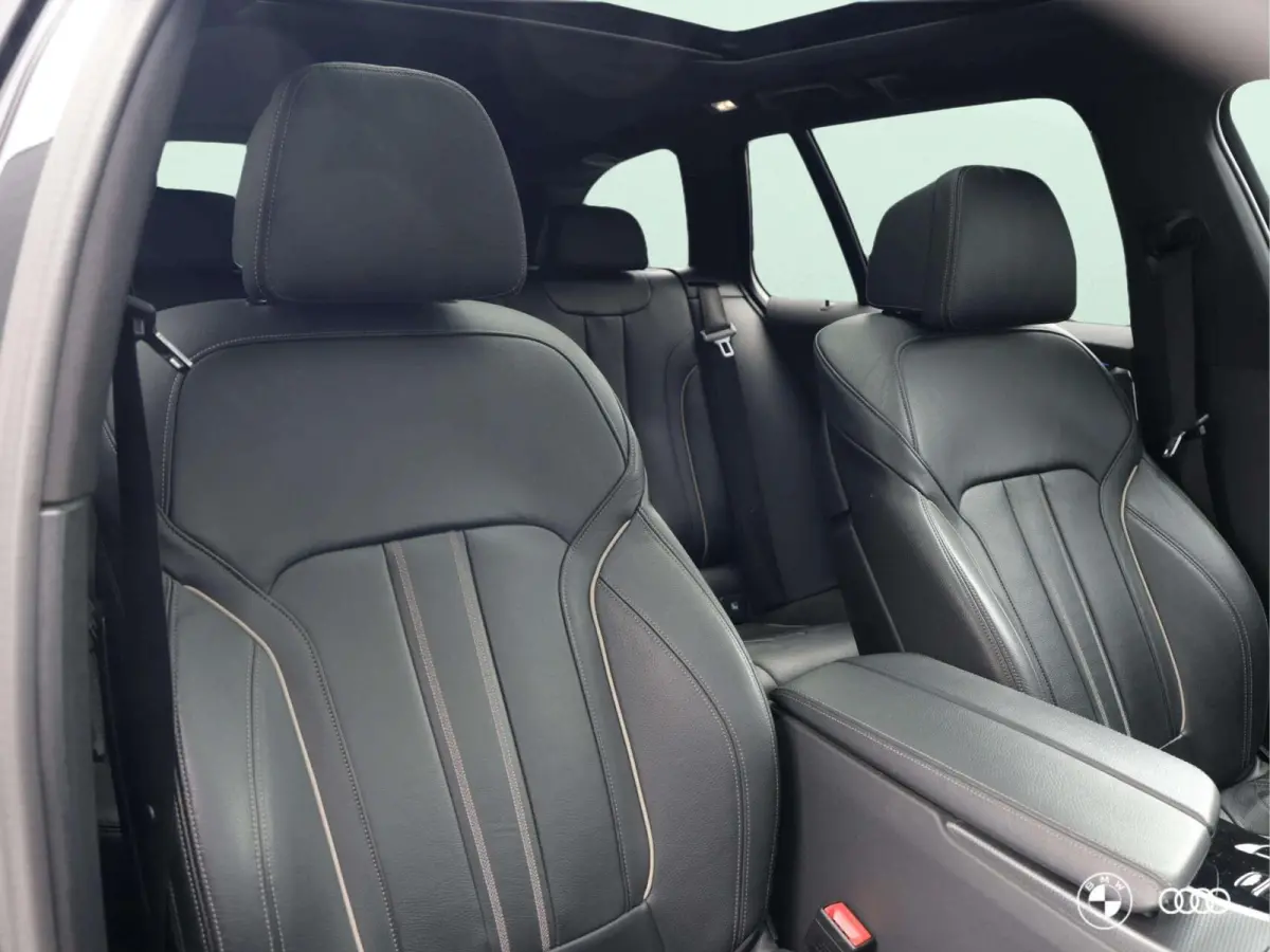 530E xDrive M SPORT / PANODAK / KEYLESS / MEMORY / COMFORT STOELEN EL VERSTELBAAR + GEHEUGEN / 19"