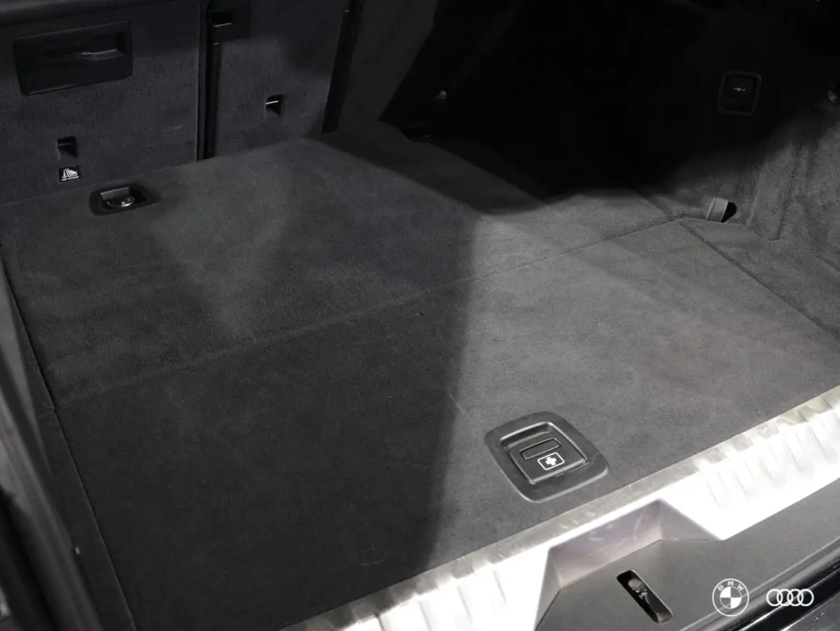 530E xDrive M SPORT / PANODAK / KEYLESS / MEMORY / COMFORT STOELEN EL VERSTELBAAR + GEHEUGEN / 19"