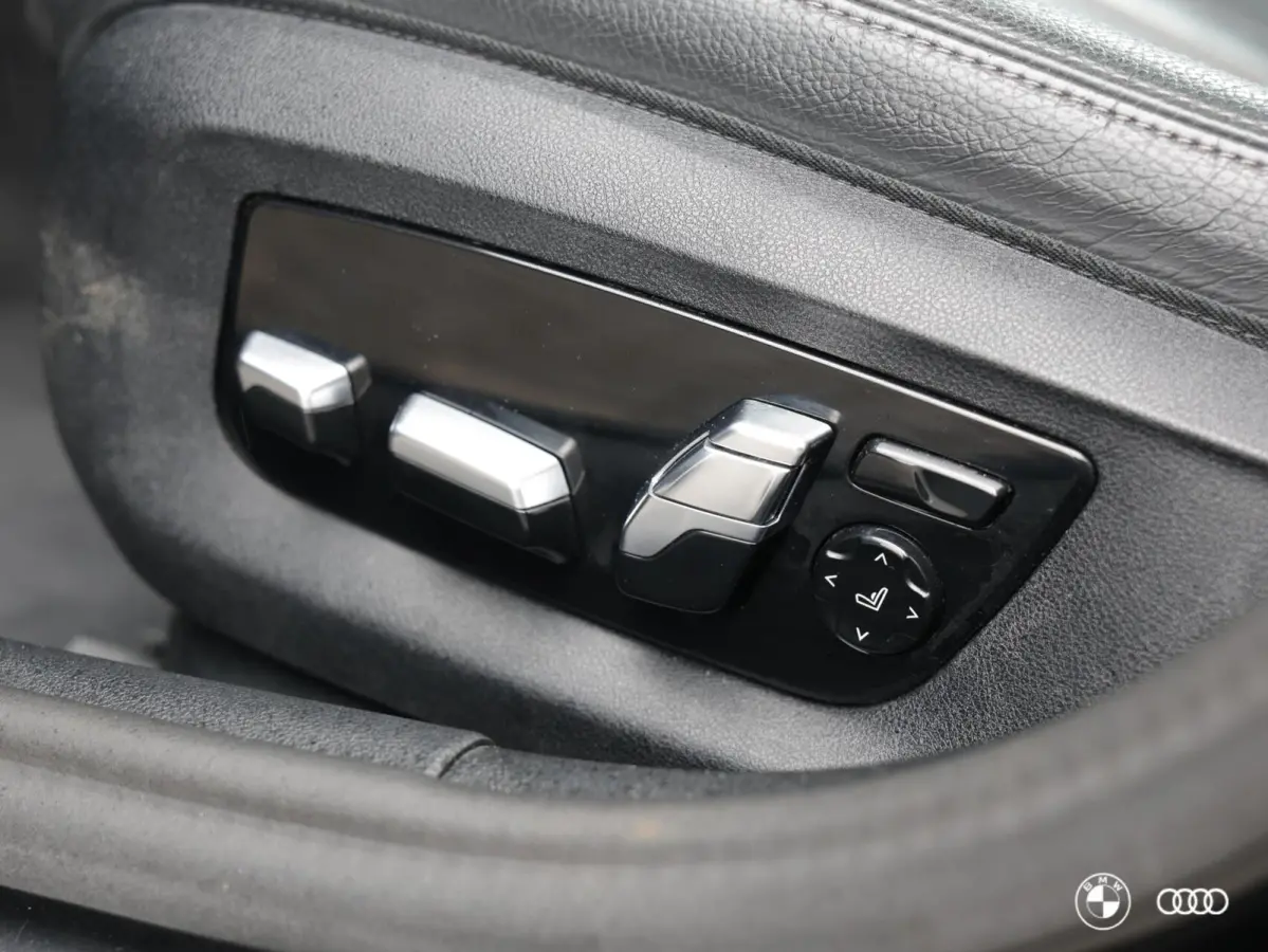 530E xDrive M SPORT / PANODAK / KEYLESS / MEMORY / COMFORT STOELEN EL VERSTELBAAR + GEHEUGEN / 19"