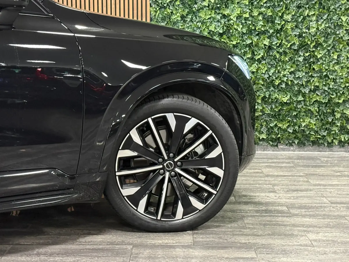 T8 AWD Recharge Ultra Dark | Luchtvering | Trekhaak | 360 Camera | Head-Up Display | Harman Kardon | 455pk | Adaptieve Cruise Control | Stoelverwarming voor+achter | Stuurwielverwarming | Sc