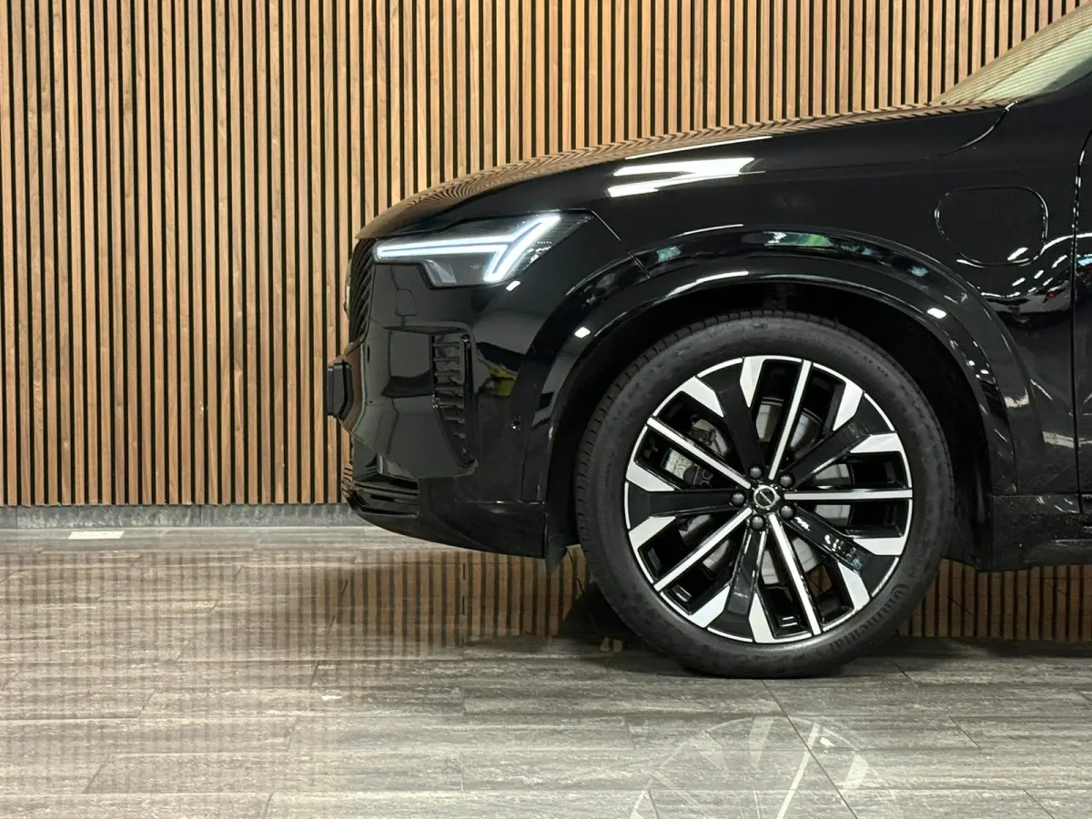 T8 AWD Recharge Ultra Dark | Luchtvering | Trekhaak | 360 Camera | Head-Up Display | Harman Kardon | 455pk | Adaptieve Cruise Control | Stoelverwarming voor+achter | Stuurwielverwarming | Sc