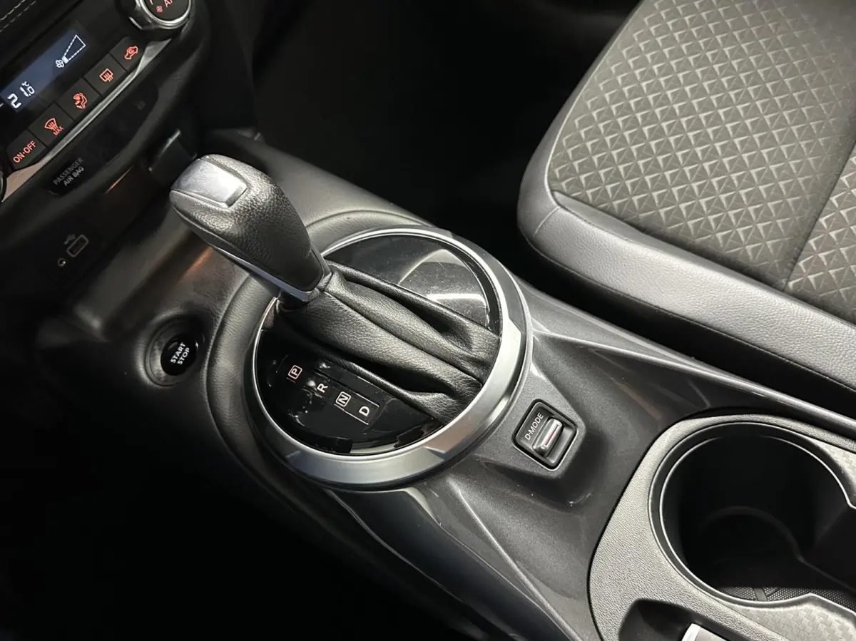 1.6 Hybrid Business Design TREKHAAK CARPLAY NAVI ECC 31000 KM.
