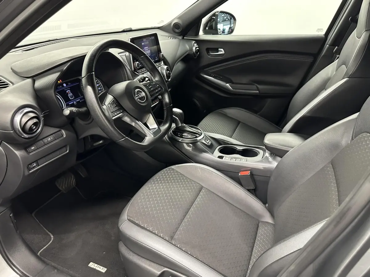 1.6 Hybrid Business Design TREKHAAK CARPLAY NAVI ECC 31000 KM.