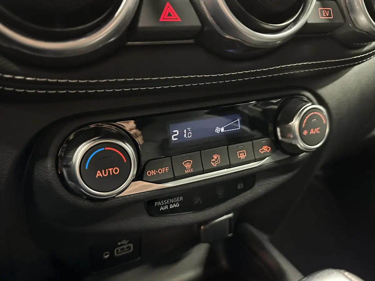 1.6 Hybrid Business Design TREKHAAK CARPLAY NAVI ECC 31000 KM.
