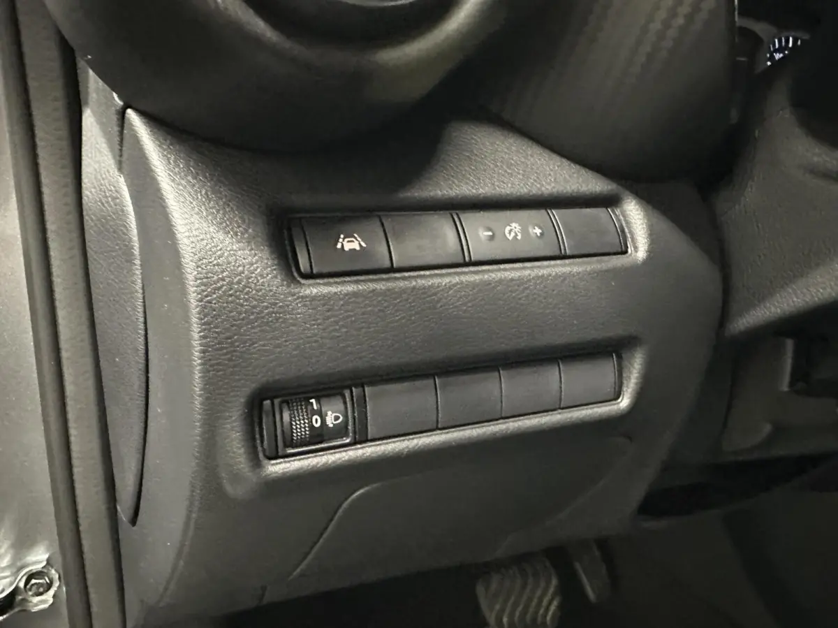 1.6 Hybrid Business Design TREKHAAK CARPLAY NAVI ECC 31000 KM.