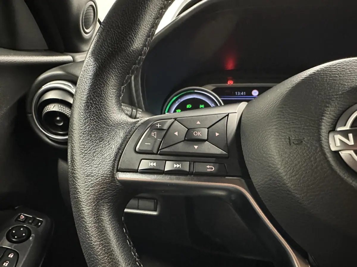1.6 Hybrid Business Design TREKHAAK CARPLAY NAVI ECC 31000 KM.