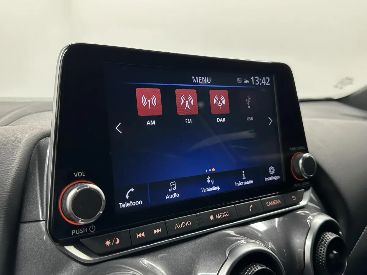 1.6 Hybrid Business Design TREKHAAK CARPLAY NAVI ECC 31000 KM.