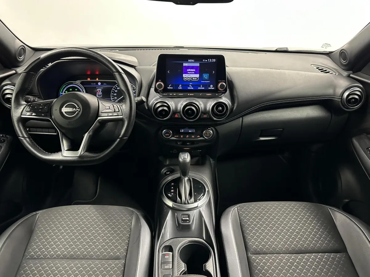 1.6 Hybrid Business Design TREKHAAK CARPLAY NAVI ECC 31000 KM.