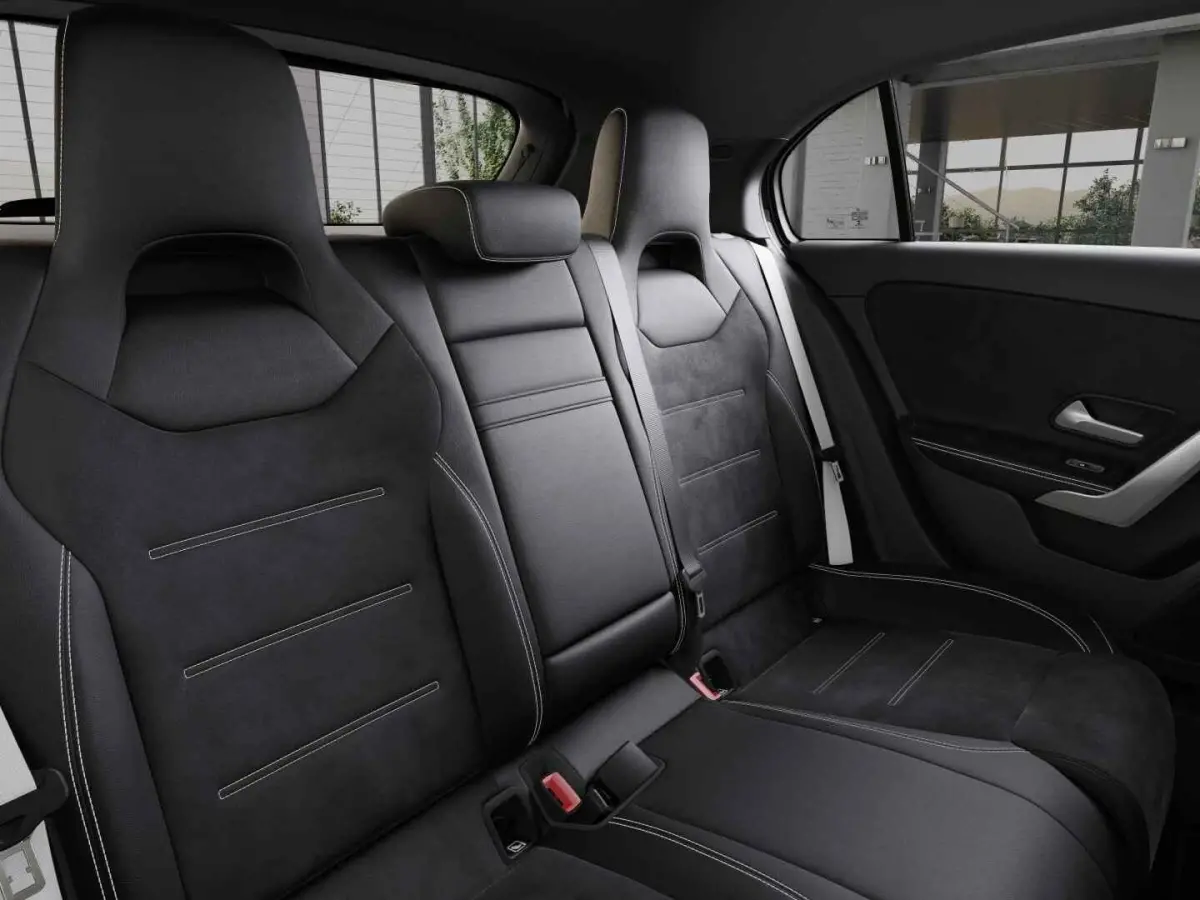 Hatchback 250 e 140 Year Edition