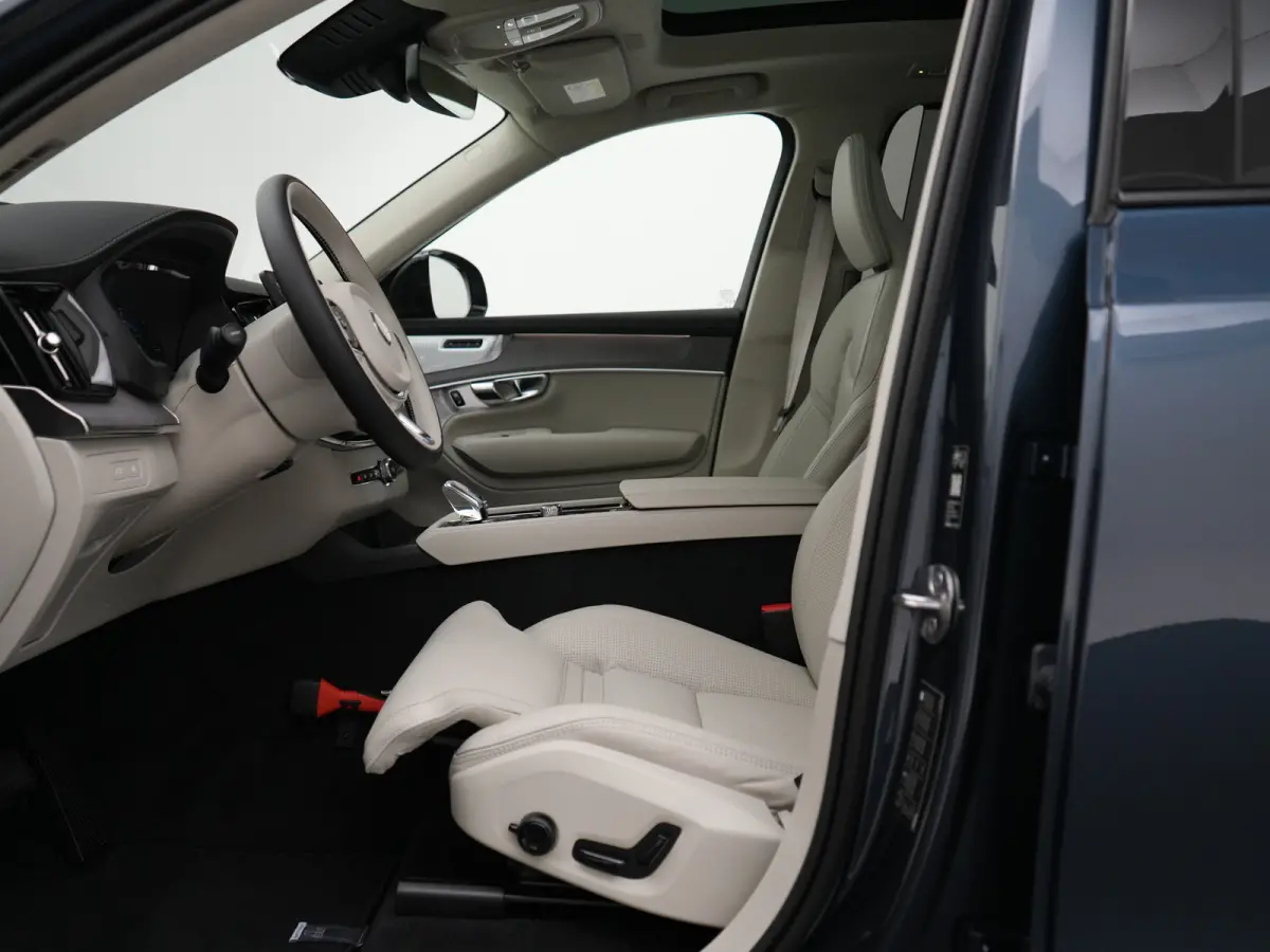 T8 Recharge AWD Ultra Dark Executive | Luchtvering | Bowers & Wilkins | Massage | Gelamineerd glas | Trekhaak | 360° | Nappa | Head-Up