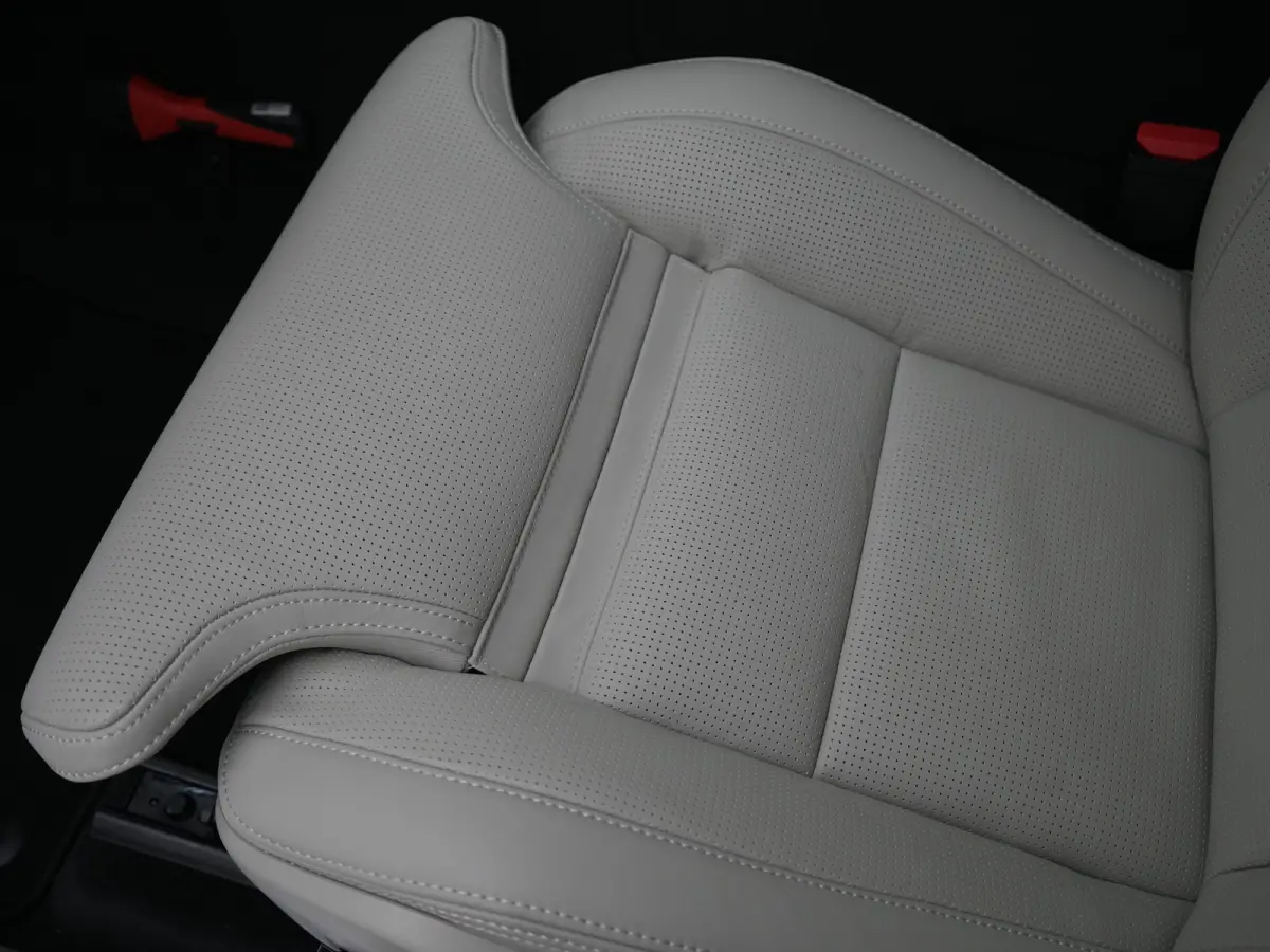 T8 Recharge AWD Ultra Dark Executive | Luchtvering | Bowers & Wilkins | Massage | Gelamineerd glas | Trekhaak | 360° | Nappa | Head-Up