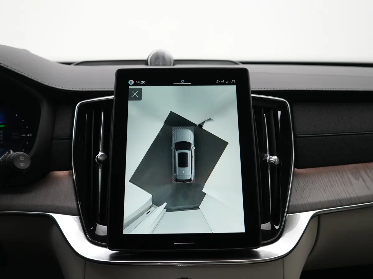 T8 Recharge AWD Ultra Dark Executive | Luchtvering | Bowers & Wilkins | Massage | Gelamineerd glas | Trekhaak | 360° | Nappa | Head-Up