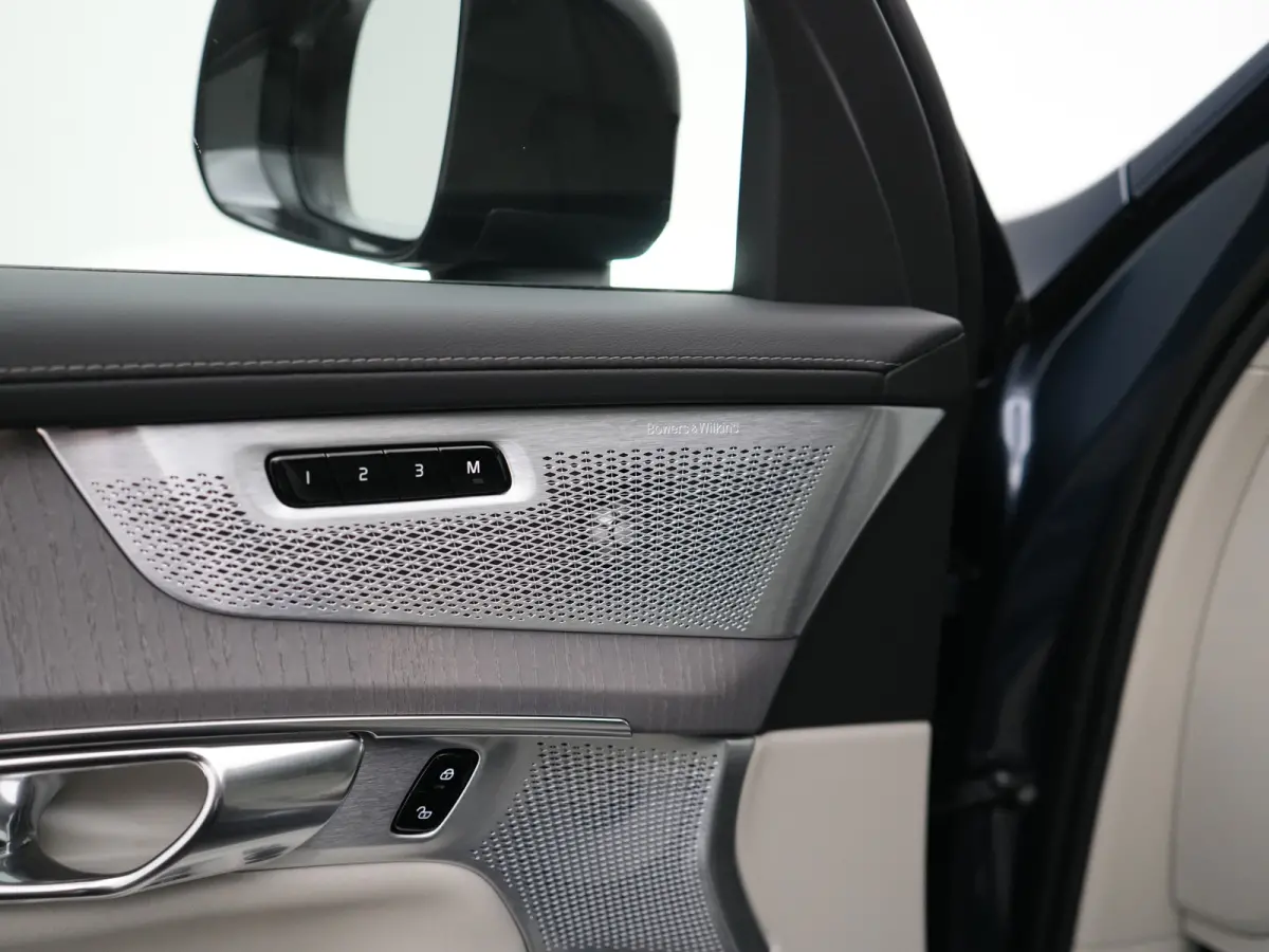 T8 Recharge AWD Ultra Dark Executive | Luchtvering | Bowers & Wilkins | Massage | Gelamineerd glas | Trekhaak | 360° | Nappa | Head-Up