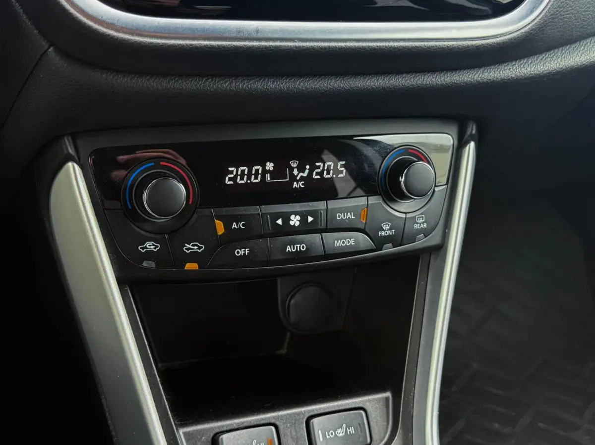1.0 Boosterjet 112pk Exclusive | Full LED | Navigatie | Stoelverwarming | Trekhaak
