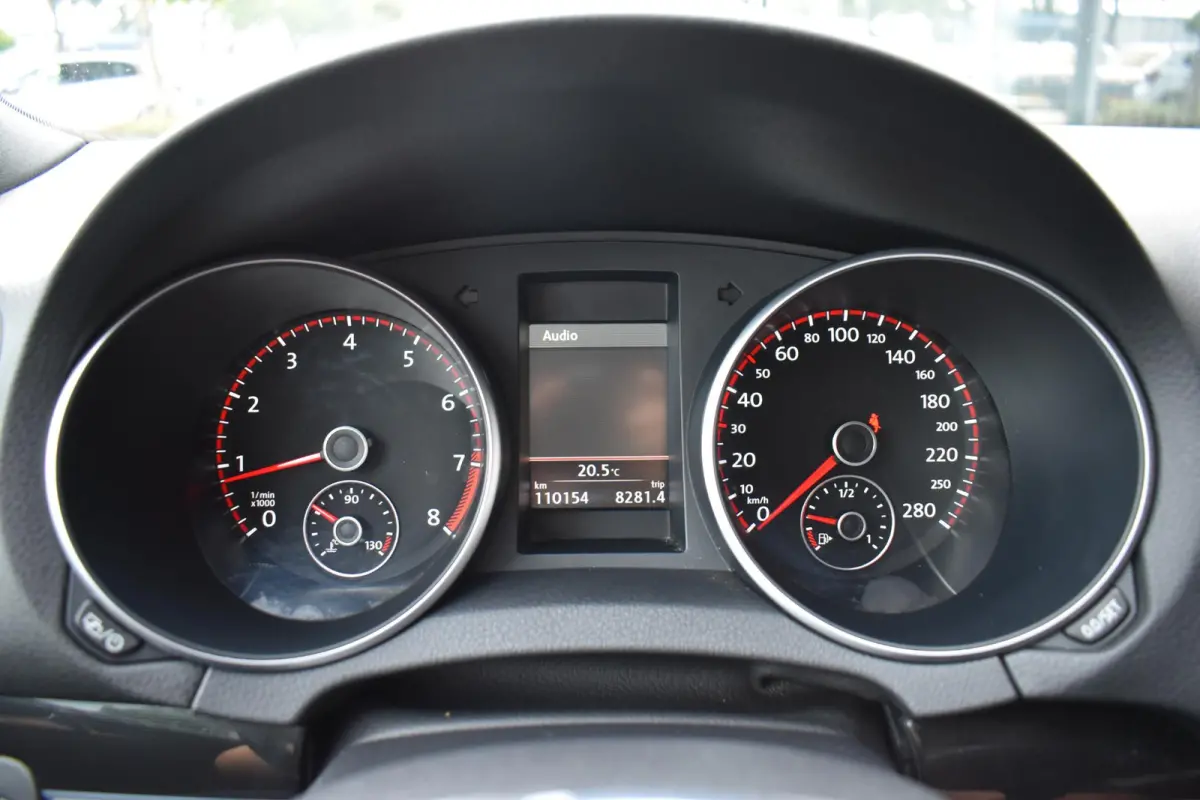 2.0 TSI GTI LEDER LED LMV NAVI TOP!