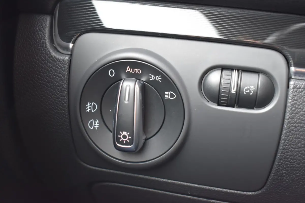 2.0 TSI GTI LEDER LED LMV NAVI TOP!