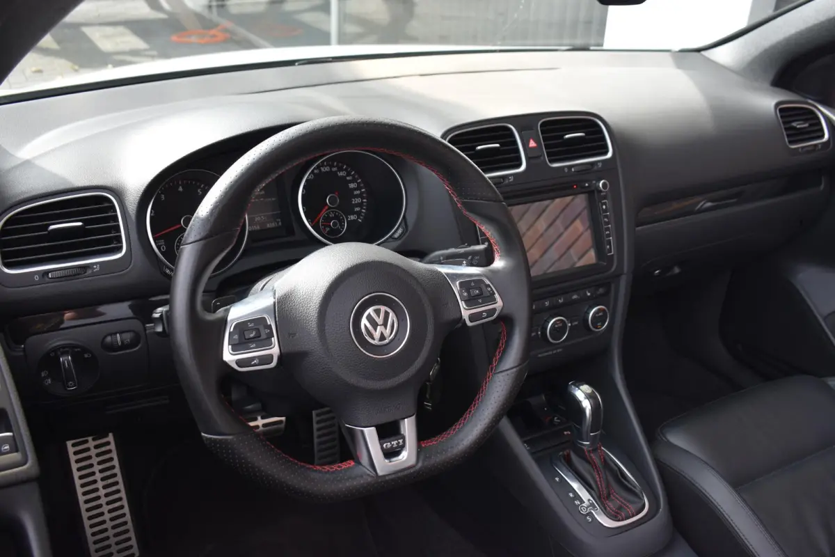 2.0 TSI GTI LEDER LED LMV NAVI TOP!