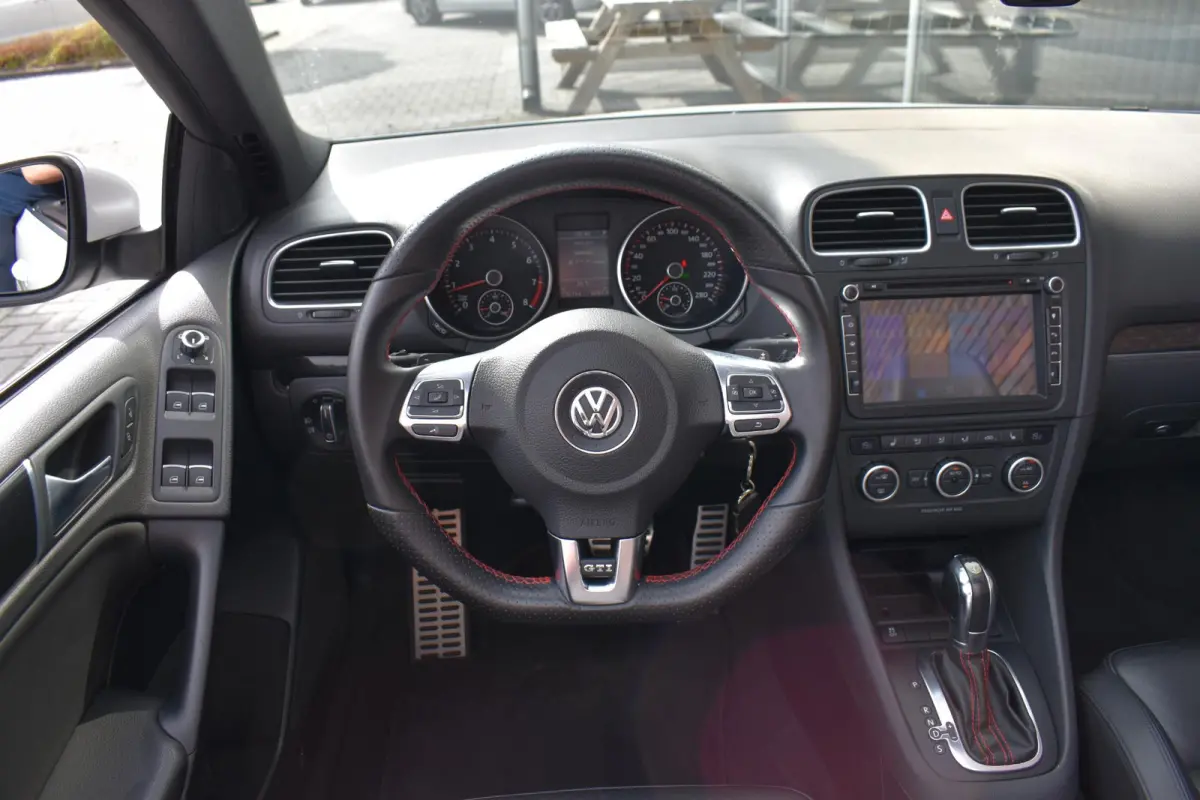 2.0 TSI GTI LEDER LED LMV NAVI TOP!