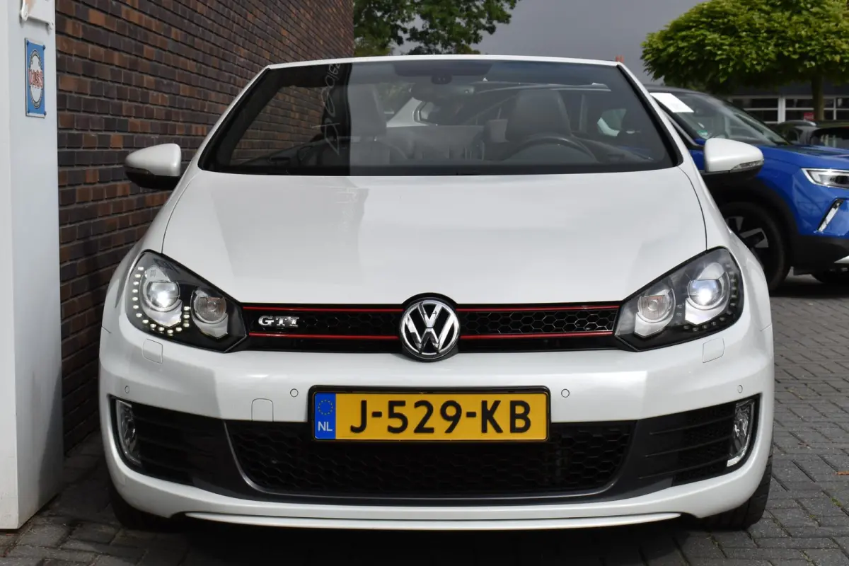 2.0 TSI GTI LEDER LED LMV NAVI TOP!