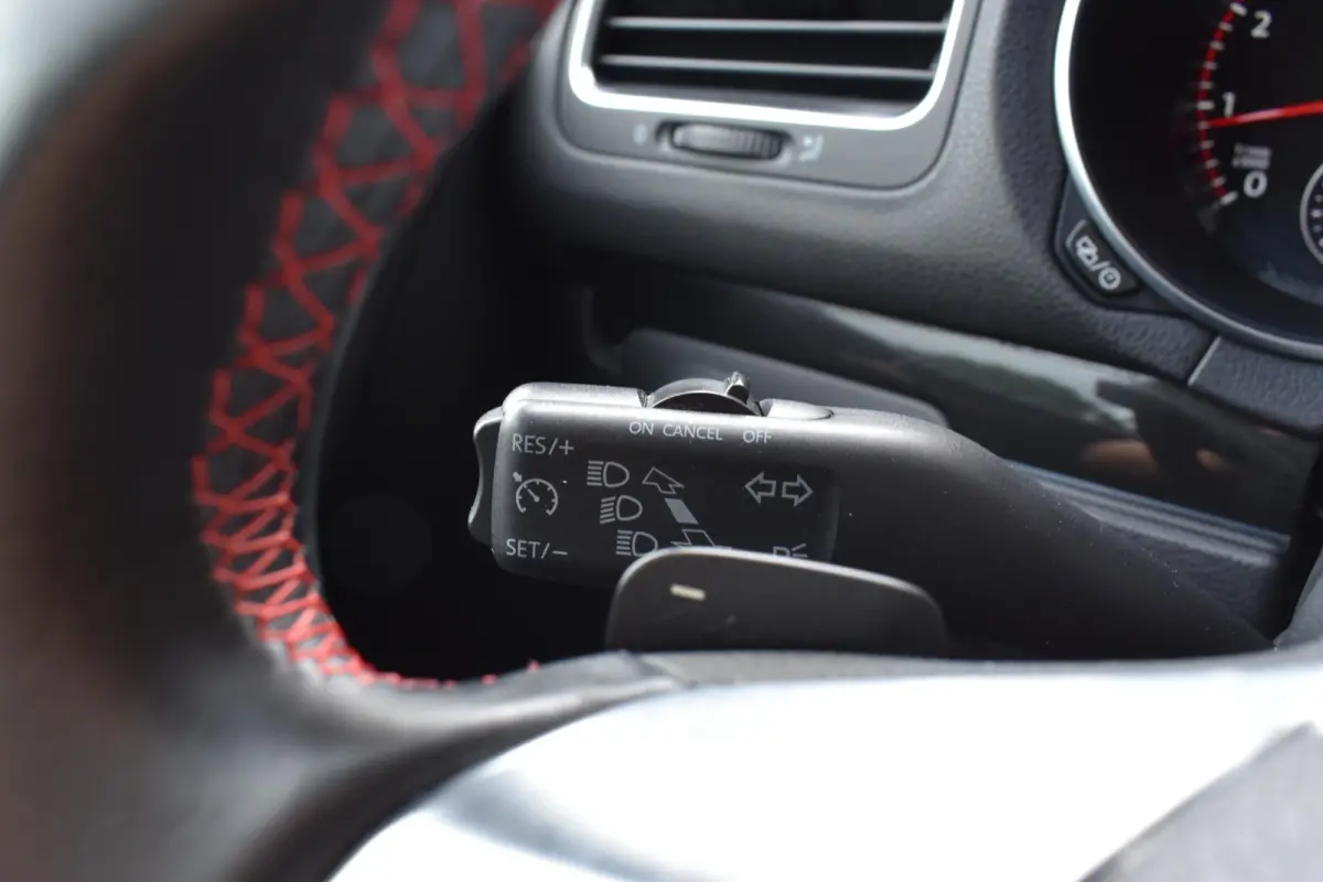 2.0 TSI GTI LEDER LED LMV NAVI TOP!