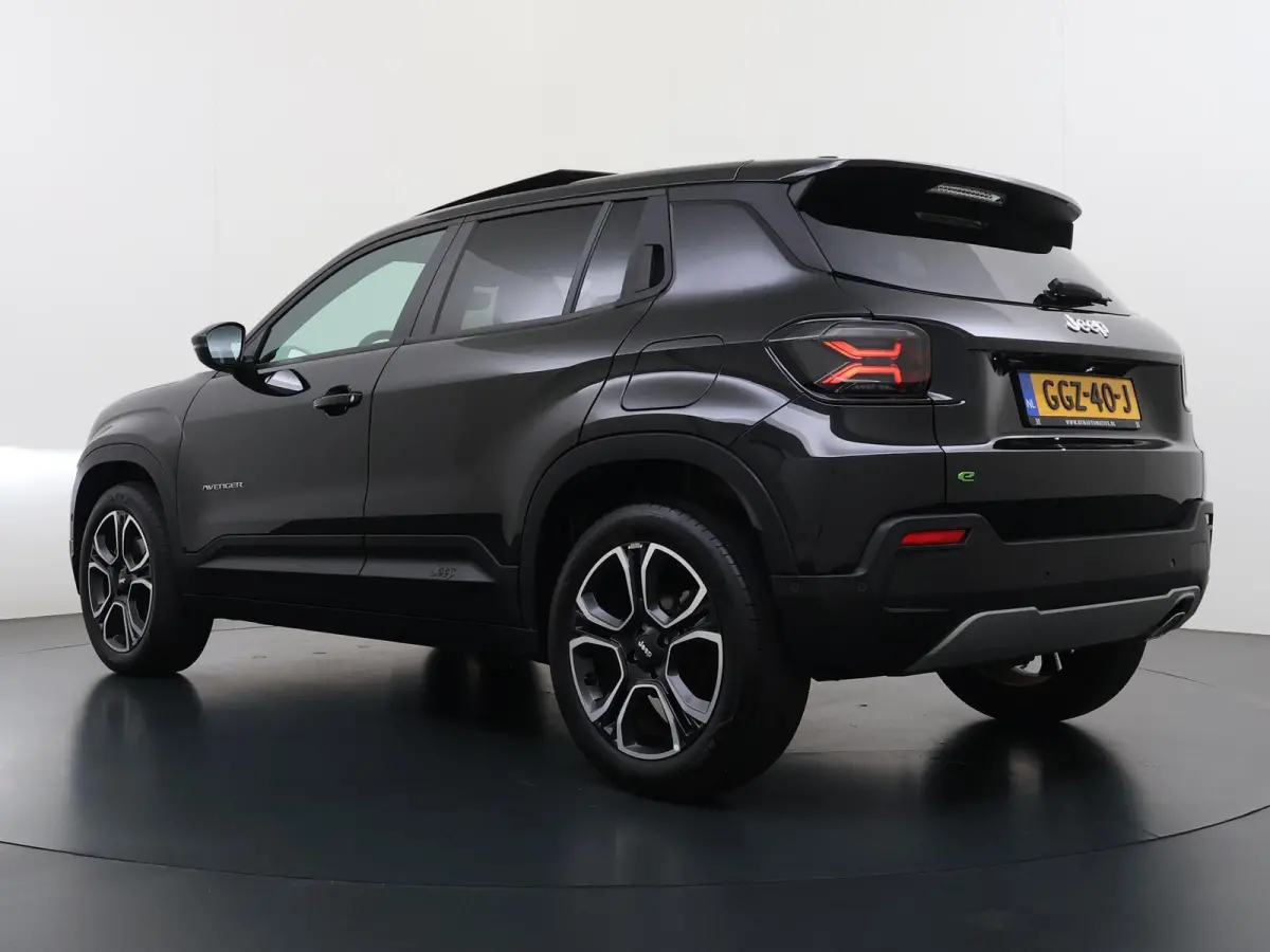 1.2 e-Hybrid Summit VAN: 29.900,- VOOR: 26.877,- UW HERFSTVOORDEEL: 3.023,-  AUTOMAAT | PANORAMADAK | CAMERA | LEDER | STOEL MASSAGE | EL. KLEP | 12 MND BOVAG GARANTIE