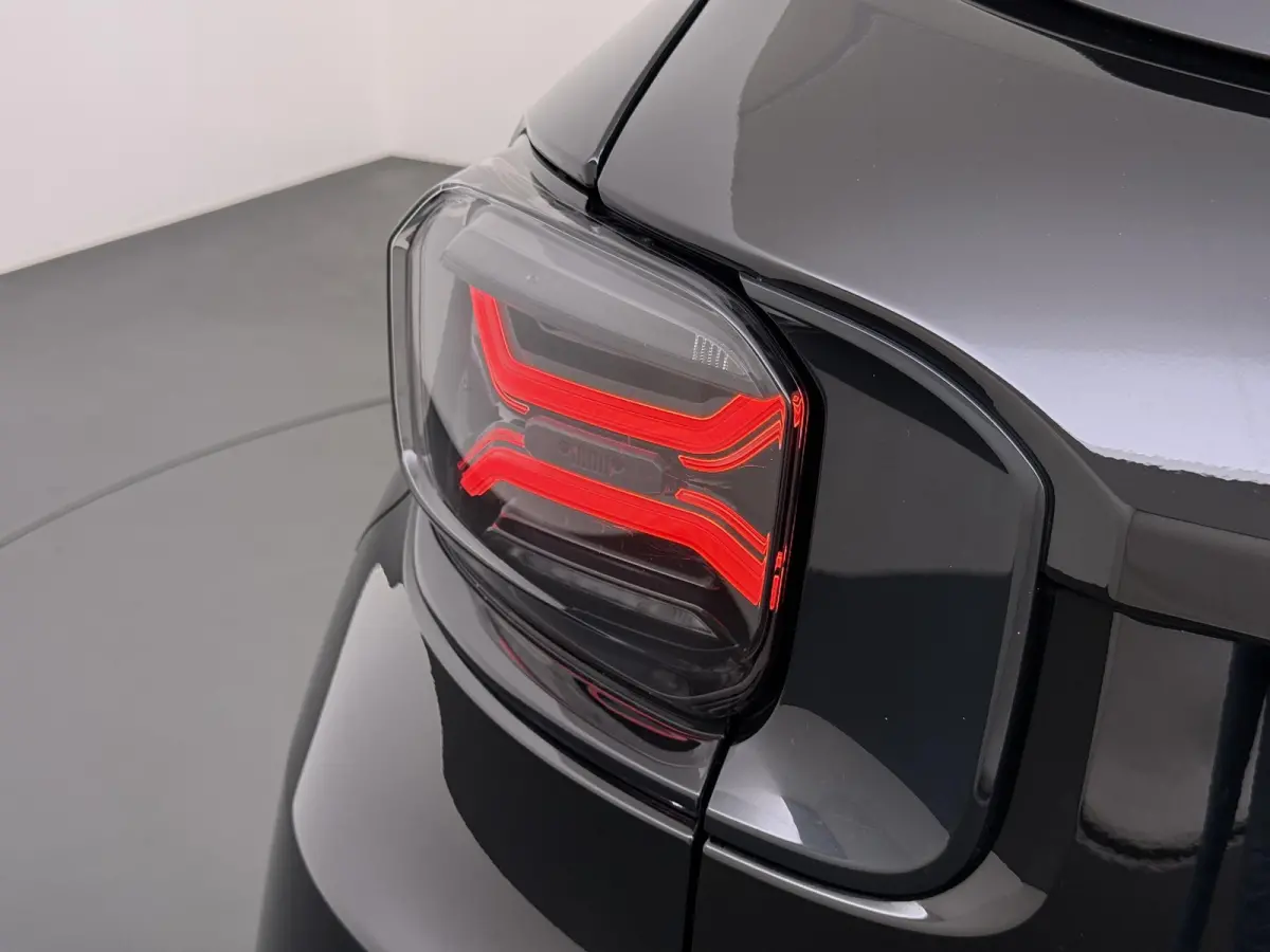 1.2 e-Hybrid Summit VAN: 29.900,- VOOR: 26.877,- UW HERFSTVOORDEEL: 3.023,-  AUTOMAAT | PANORAMADAK | CAMERA | LEDER | STOEL MASSAGE | EL. KLEP | 12 MND BOVAG GARANTIE