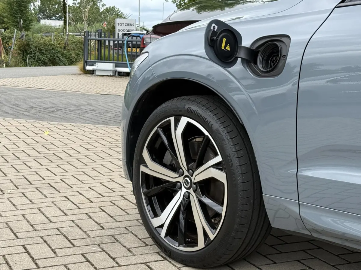 T8 Plug-in AWD Ultimate Dark|Long|360|B&W|Pano|HuD