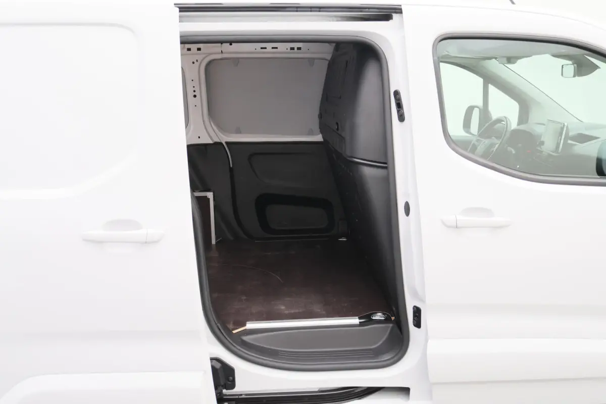 1.5D L1H1 Automaat Airco, Cruise, Apple Carplay, Stuurwielverwarming, Rijstrooksensor, DAB, PDC