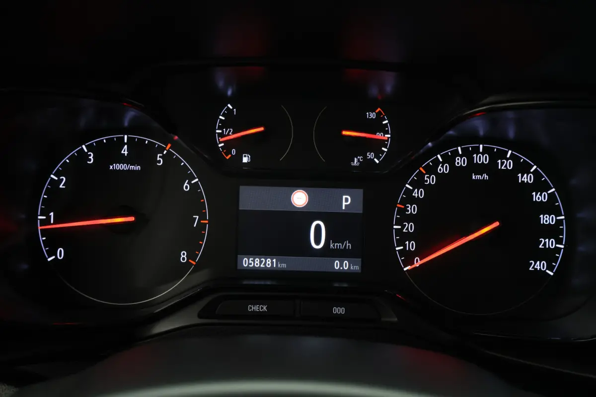 1.5D L1H1 Automaat Airco, Cruise Control, PDC, Apple CarPlay, Stuurverwarming