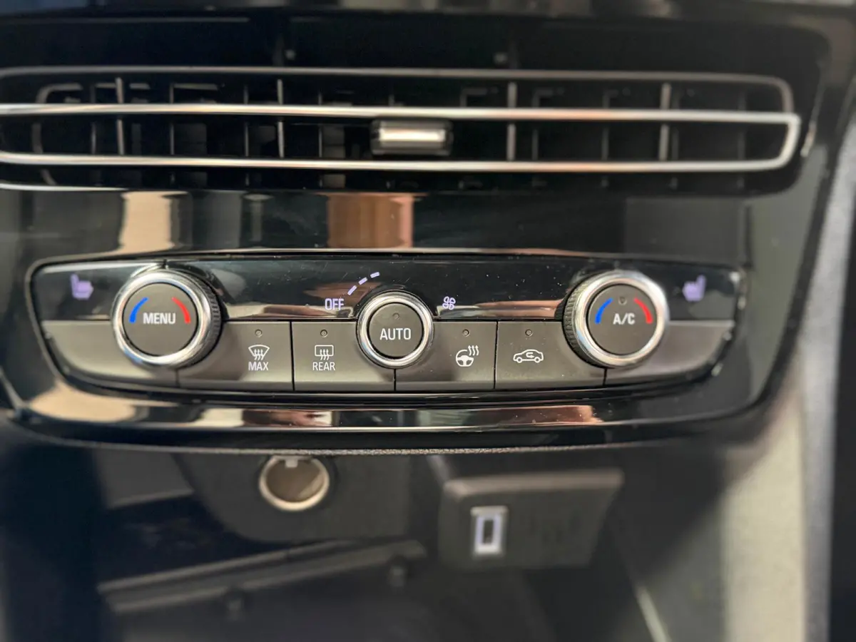 1.2 Turbo GS Facelift, Camera, Carplay Stoel/Stuurverwarming