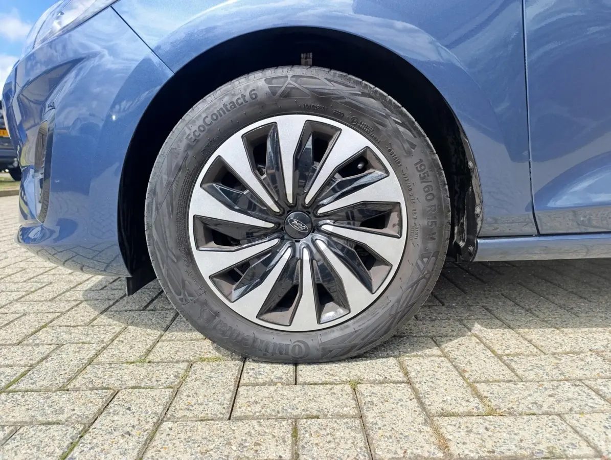 1.0 EcoBoost Hybrid Titanium X | 1e-eigenaar | Dealeronderhouden | Stoel/stuur voorruitverwarming | Camera | Navigatie | Privacy Glass | Apple Carplay/Android Auto | Key-less start/go