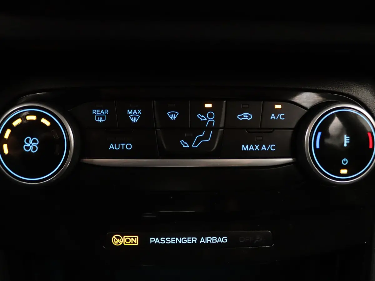 125pk EcoBoost Titanium X Apple Carplay/Android Auto | Climate