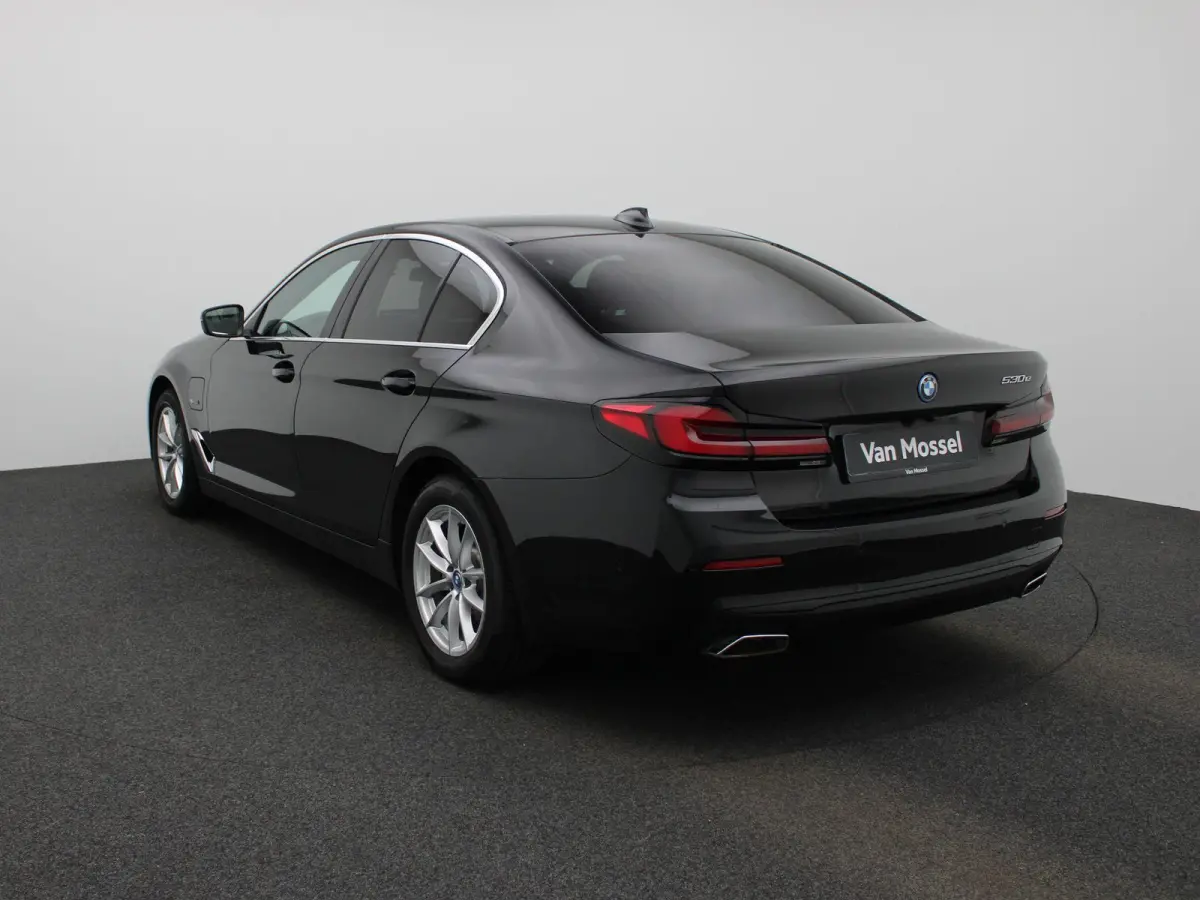 Berline 530e | Automaat | Achteruitrijcamera | Parkeersensoren | Climate Control | Stoelverwarming |