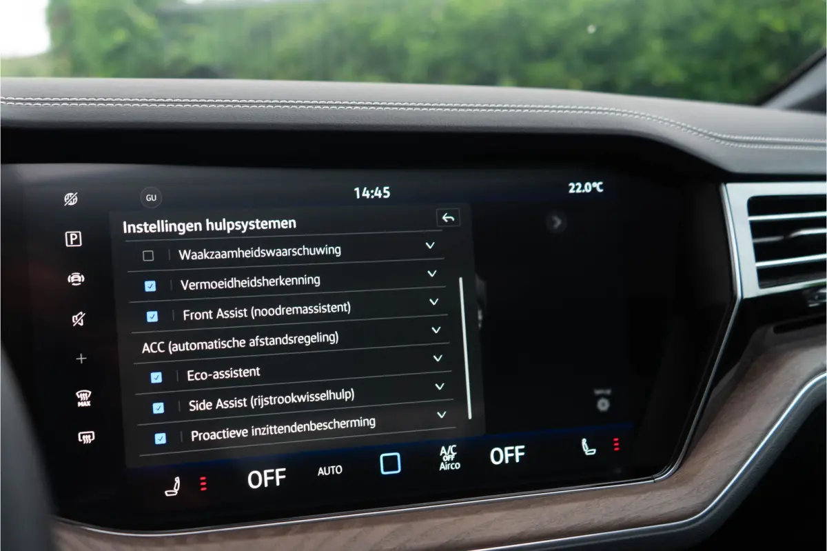 3.0 TSI eHybrid 4MOTION / Panoramadak/ 22 Inch Velgen/ Ergo Comfort/ Dynaudio/ 280kW